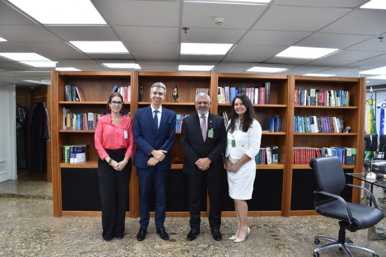 Presidente Do Trf Recebe Visita De Integrantes Da Na Balan A Nf